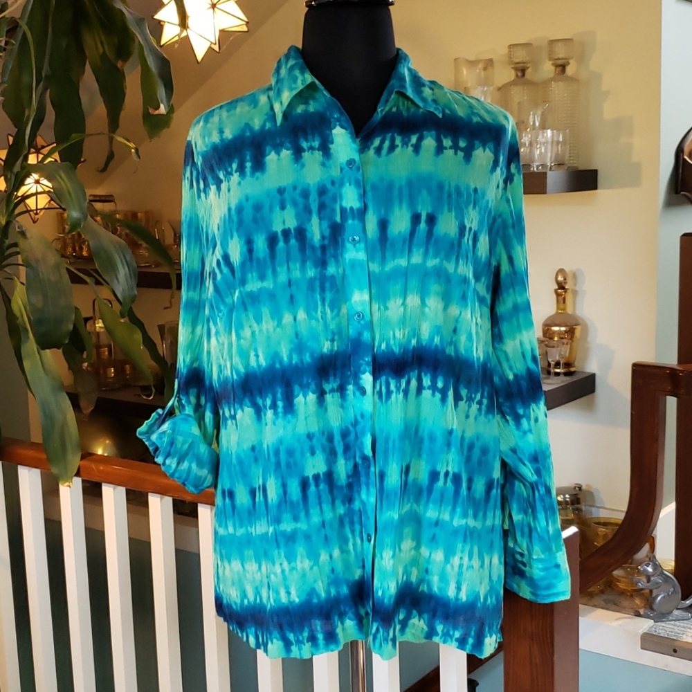 Jones New York Womans Tie Dye Style Turqoise Button Front Blouse